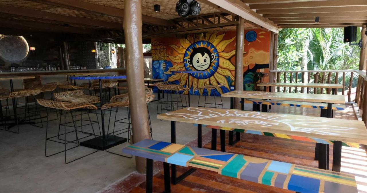 Mad Monkey Siquijor Hostel Buitenkant foto