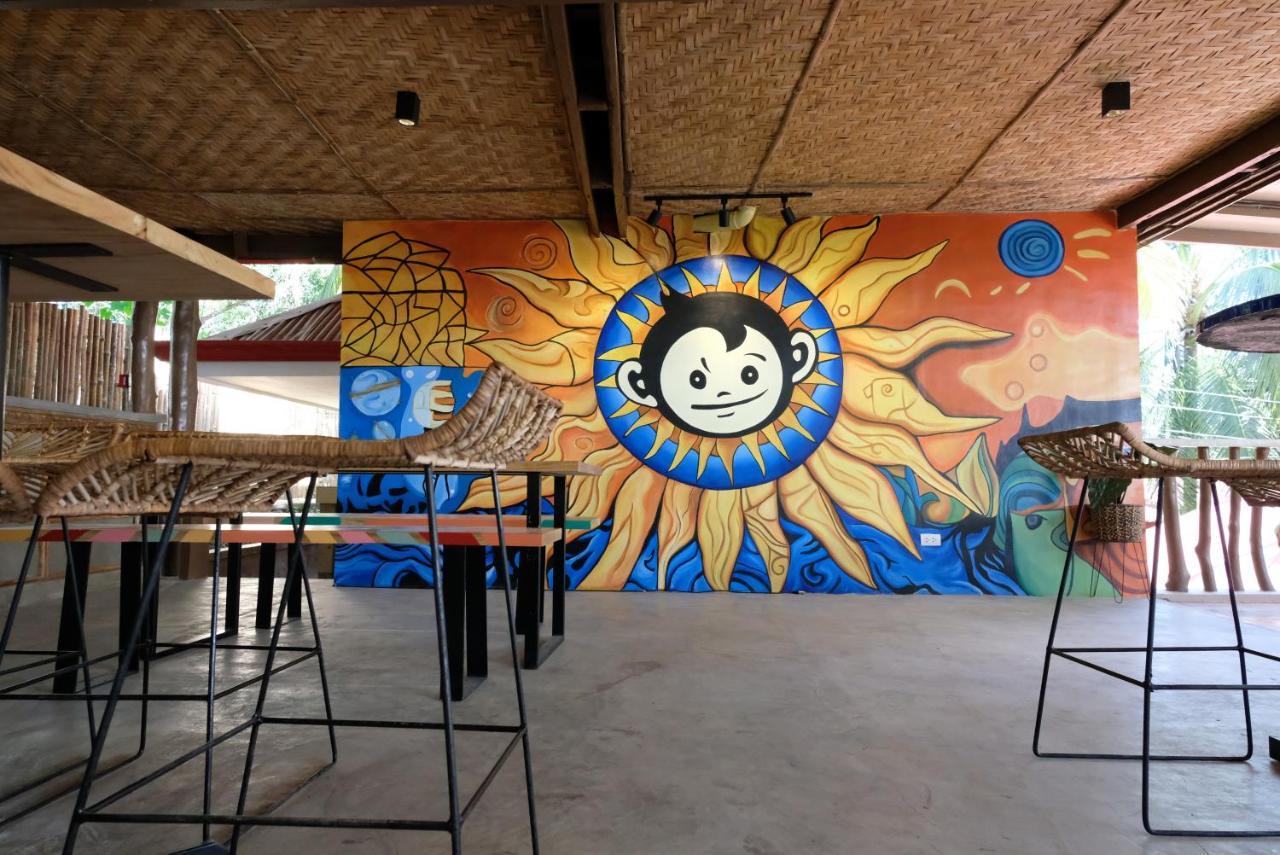 Mad Monkey Siquijor Hostel Buitenkant foto