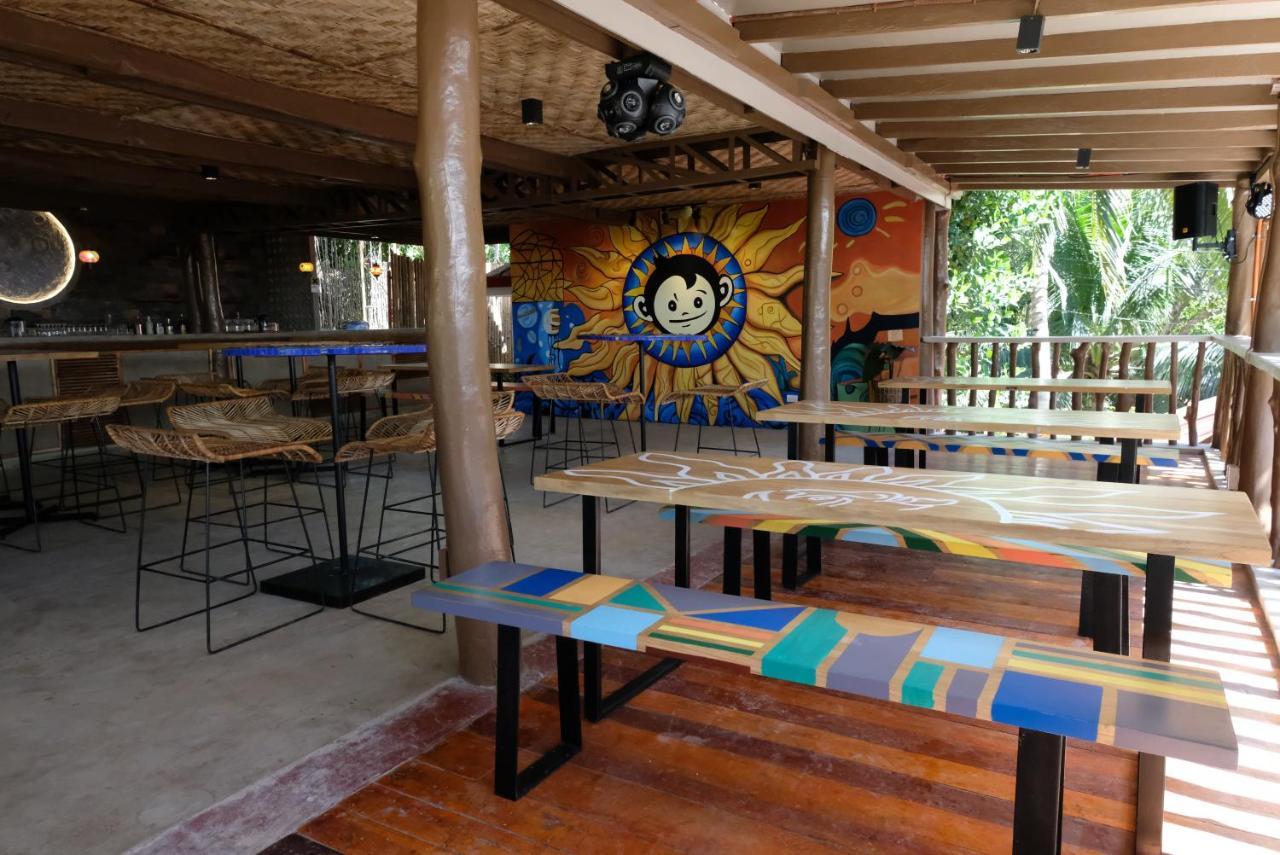 Mad Monkey Siquijor Hostel Buitenkant foto